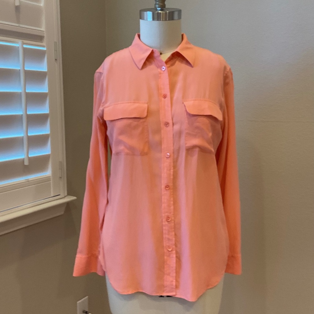 Equipment Size L Slim Signature Button Shirt in Melon 100% silk $295 retail